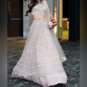 I WILL ONLY RESPOND ON POSHMARK